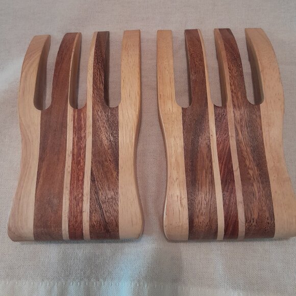 Maple Wood Salad Tossers Bear Claw Style - Picture 1 of 4